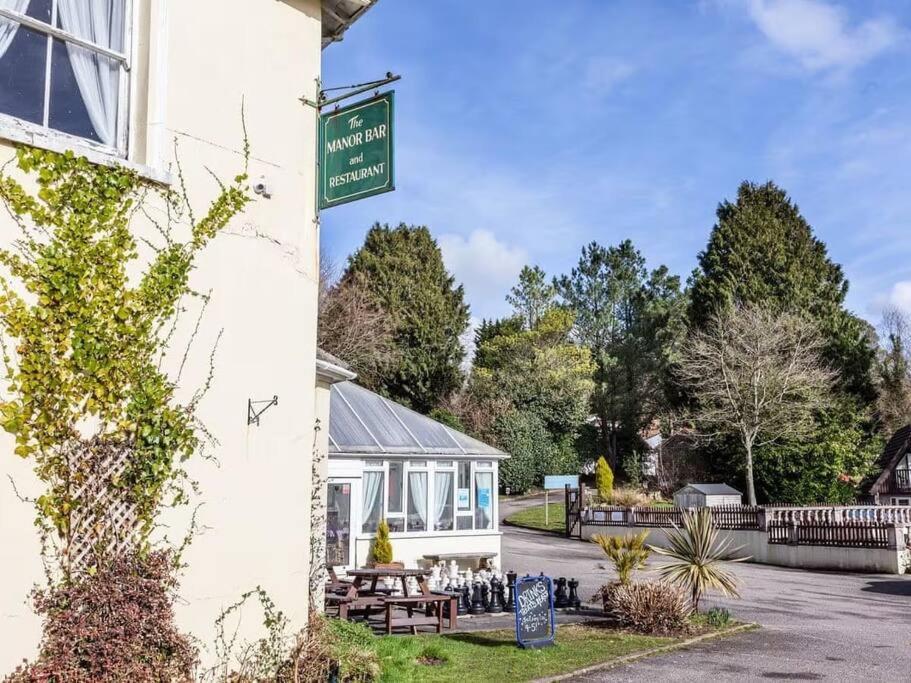 24 Valley * Callington